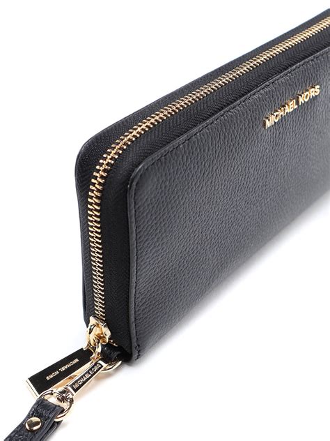 michael kors jet set traveler wallet